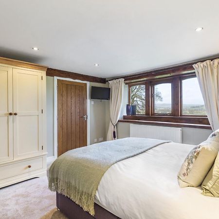 Отель Throstle Nest Farm Carleton Номер фото